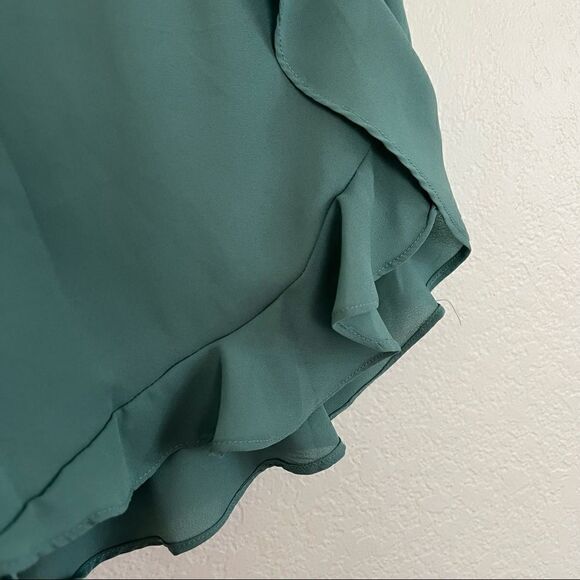 Charlotte Russe High Rise 3 Inch Ruffle Teal Blue Shorts Junior’s Size Large - Picture 5 of 12